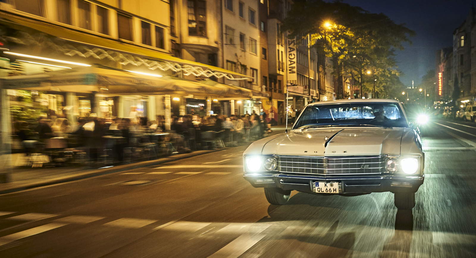 Buick Le Sabre 400 Köln bei Nacht